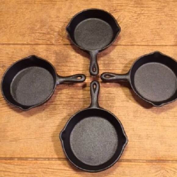 Four Old Mountain Cast Iron Spoon Rest Mini-Skillet 4 1/2" wide Four 0166-10137 - Picture 5 of 16